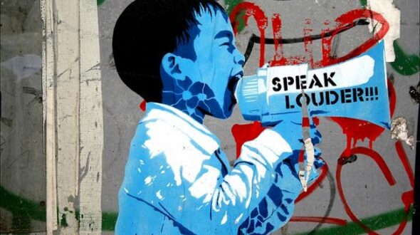 La hipótesis del parloteo y la aparición del líder